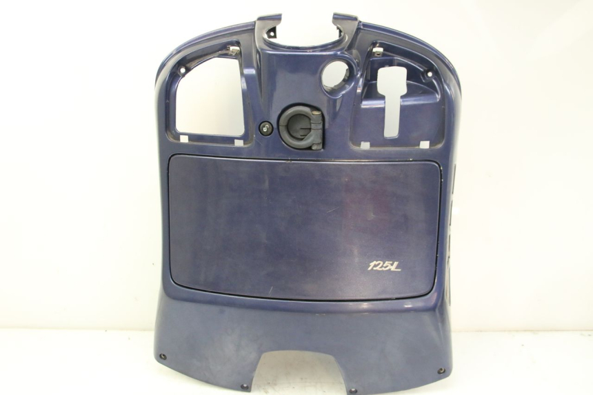 photo de TABLIER INTERIEUR PIAGGIO VESPA GRANTURISMO 125 (2003 - 2007) - Autre angle de vue