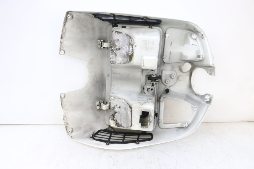 photo de TABLIER INTERIEUR PIAGGIO VESPA GTS SUPER IE 125 (2009 - 2016) - Zoom composants