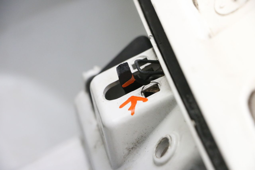 photo de TABLIER INTERIEUR PIAGGIO VESPA GTS SUPER IE 125 (2009 - 2016) - Photo complémentaire