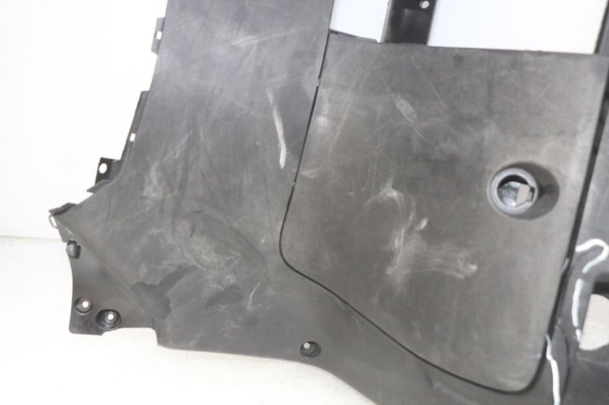 photo de TABLIER INTERIEUR YAMAHA X-MAX XMAX 250 (2006 - 2009) - Inspection visuelle