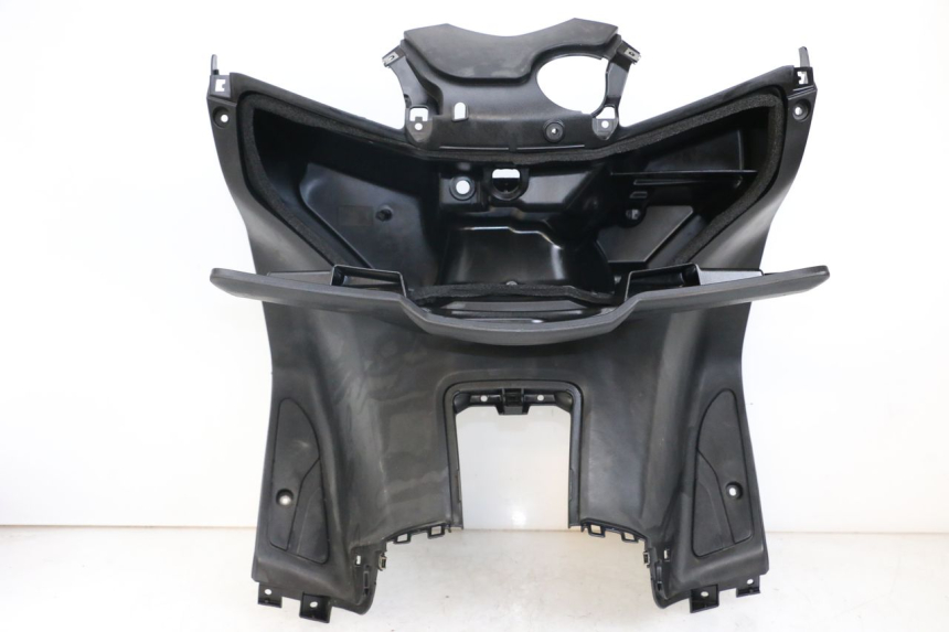photo de TABLIER INTERIEUR YAMAHA X-MAX XMAX 125 (2010 - 2013) - Autre angle de vue