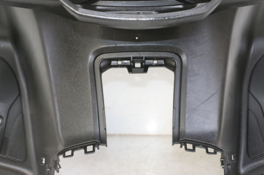 photo de TABLIER INTERIEUR YAMAHA X-MAX XMAX 125 (2010 - 2013) - Détail de la pièce