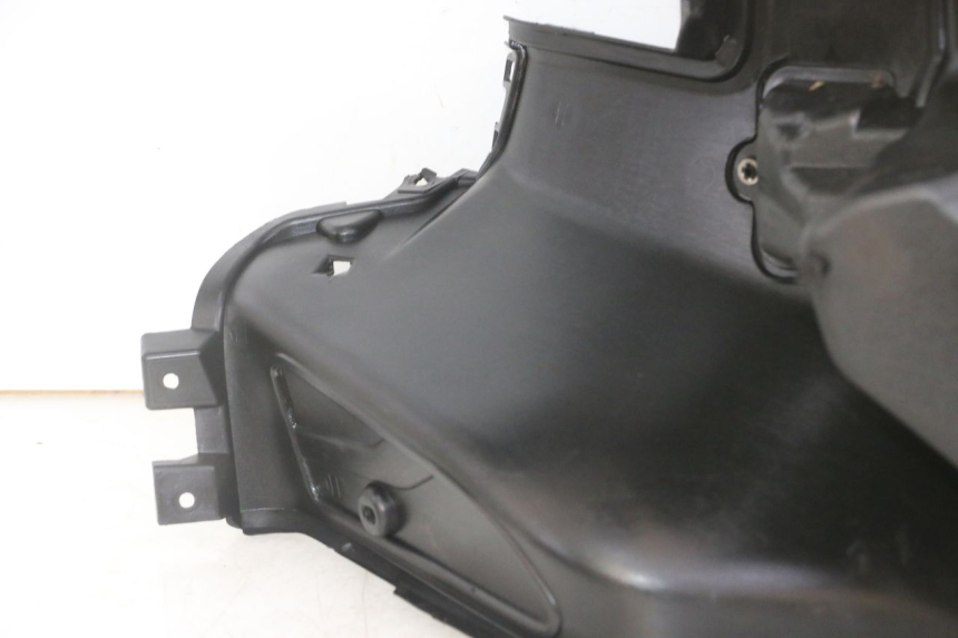 photo de TABLIER INTERIEUR YAMAHA X-MAX XMAX 125 (2010 - 2013) - Autre angle de vue