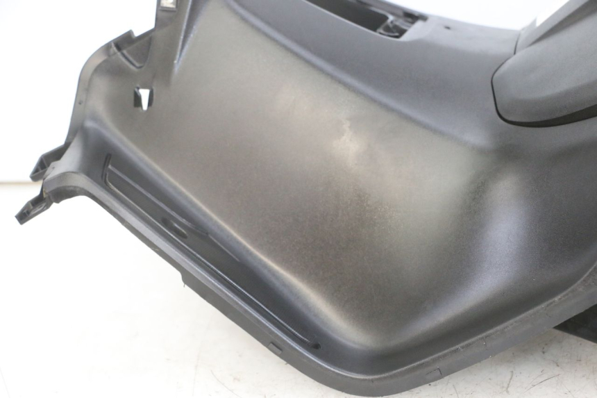 photo de TABLIER INTERIEUR YAMAHA X-MAX XMAX 125 (2010 - 2013) - Marquages et références
