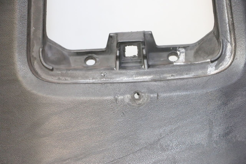 photo de TABLIER INTERIEUR YAMAHA X-MAX XMAX 125 (2010 - 2013) - Détails caractéristiques