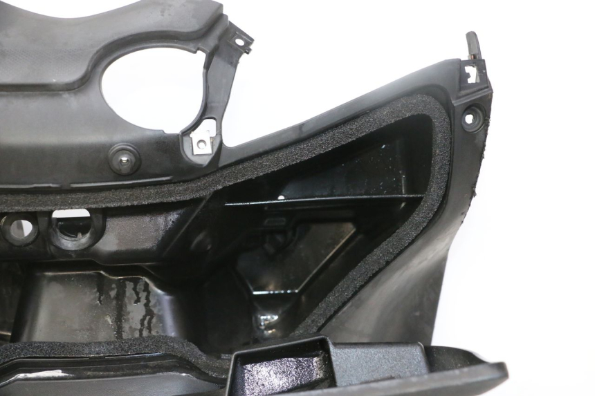 photo de TABLIER INTERIEUR YAMAHA X-MAX XMAX 125 (2010 - 2013) - Zoom qualité