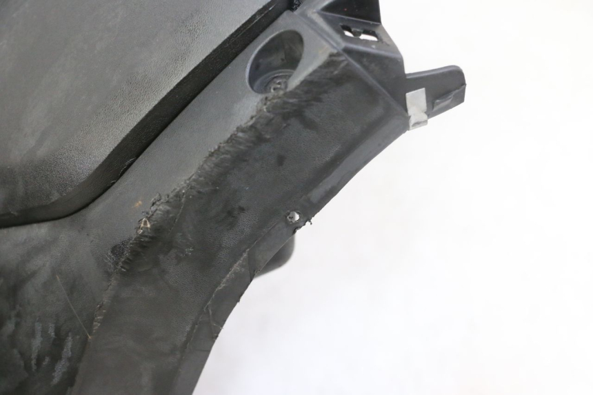 photo de TABLIER INTERIEUR YAMAHA X-MAX XMAX 125 (2010 - 2013) - Zoom état d’usage