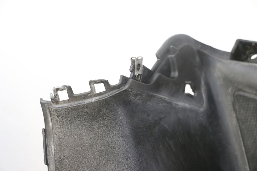 photo de TABLIER INTERIEUR YAMAHA X-MAX XMAX 125 (2010 - 2013) - Marquages et références