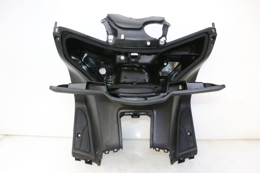 photo de TABLIER INTERIEUR YAMAHA X-MAX XMAX 125 (2010 - 2013) - Marquages et références