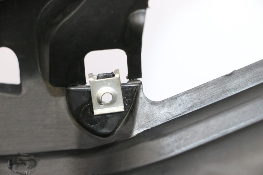 photo de TABLIER INTERIEUR YAMAHA X-MAX XMAX 125 (2010 - 2013) - Marquages et références