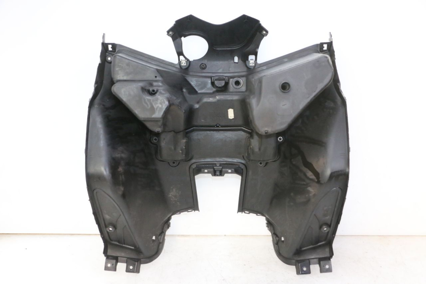 photo de TABLIER INTERIEUR YAMAHA X-MAX XMAX 125 (2010 - 2013) - Détails caractéristiques
