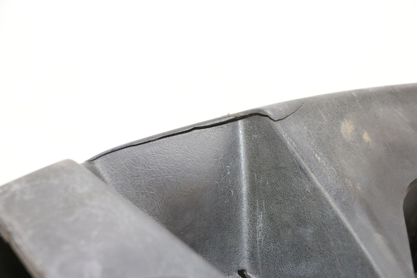 photo de TABLIER INTERIEUR YAMAHA XMAX X-MAX 125 (2006 - 2009) - Zoom état d’usage