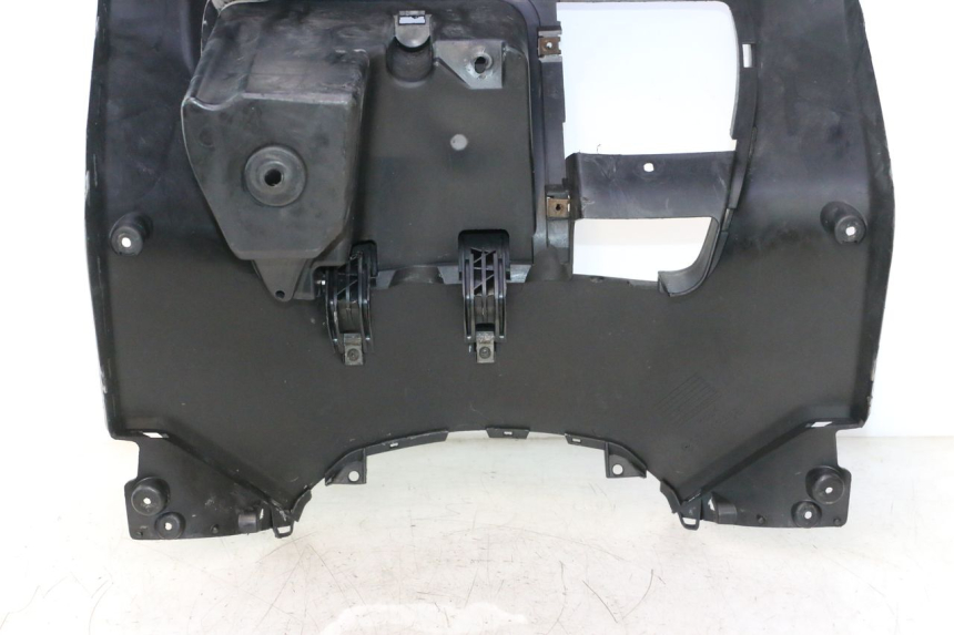 photo de TABLIER INTERIEUR YAMAHA XMAX X-MAX 125 (2006 - 2009) - Zoom état d’usage