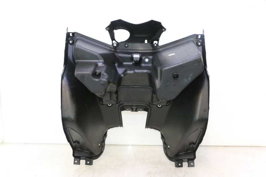 photo de TABLIER INTERIEUR YAMAHA X-MAX XMAX 125 (2010 - 2013) - Détails caractéristiques