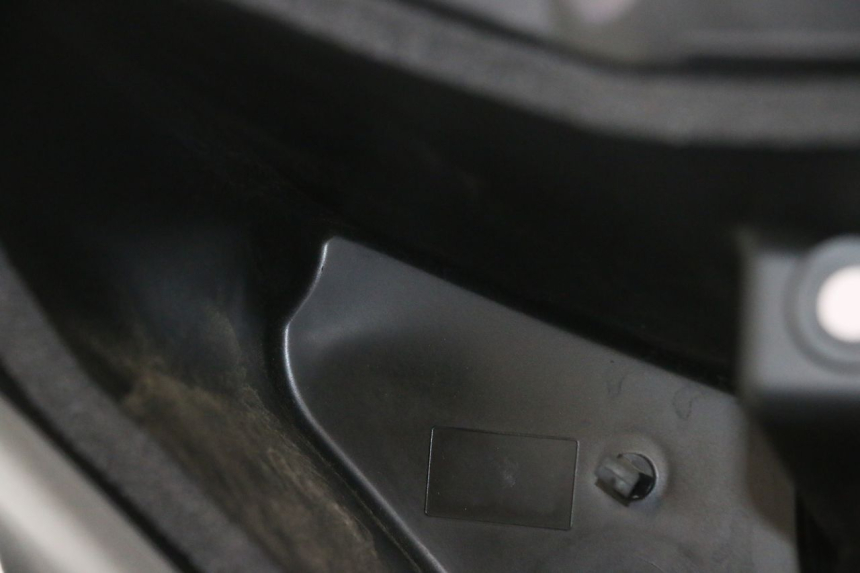 photo de TABLIER INTERIEUR YAMAHA X-MAX XMAX 125 (2010 - 2013) - Zoom qualité