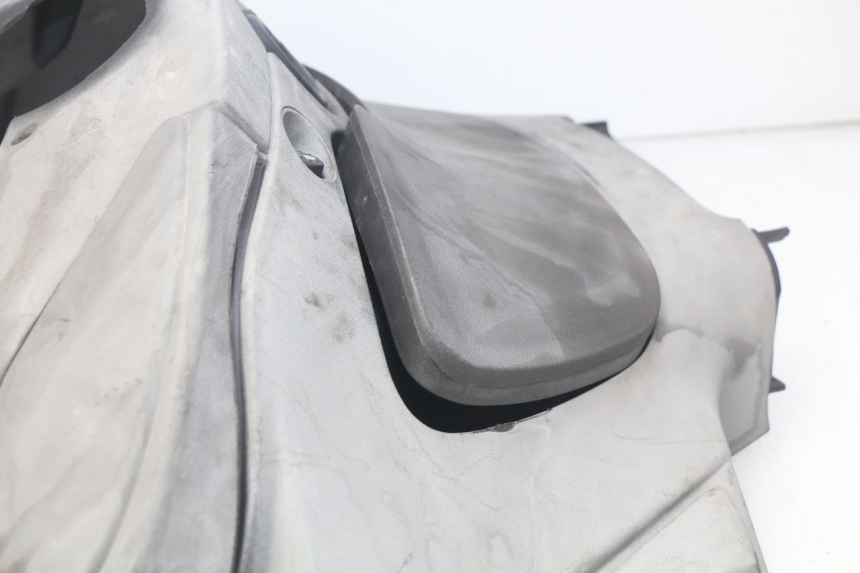 photo de TABLIER INTERIEUR PIAGGIO X9 EVOLUTION 250 (2003 - 2007) - Détail de la pièce