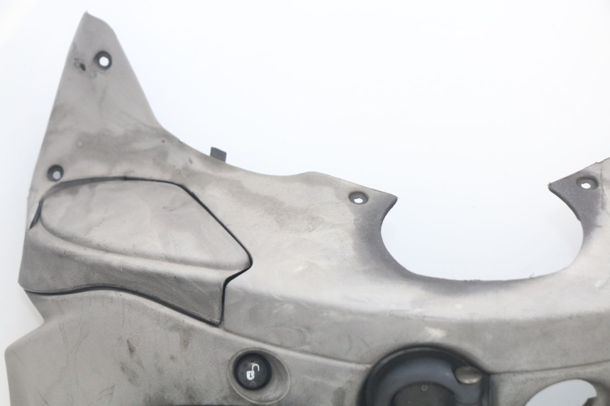 photo de TABLIER INTERIEUR PIAGGIO X9 EVOLUTION 250 (2003 - 2007) - Vue rapprochée