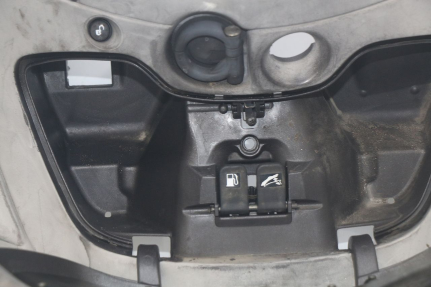 photo de TABLIER INTERIEUR PIAGGIO X9 EVOLUTION 250 (2003 - 2007) - Photo complémentaire