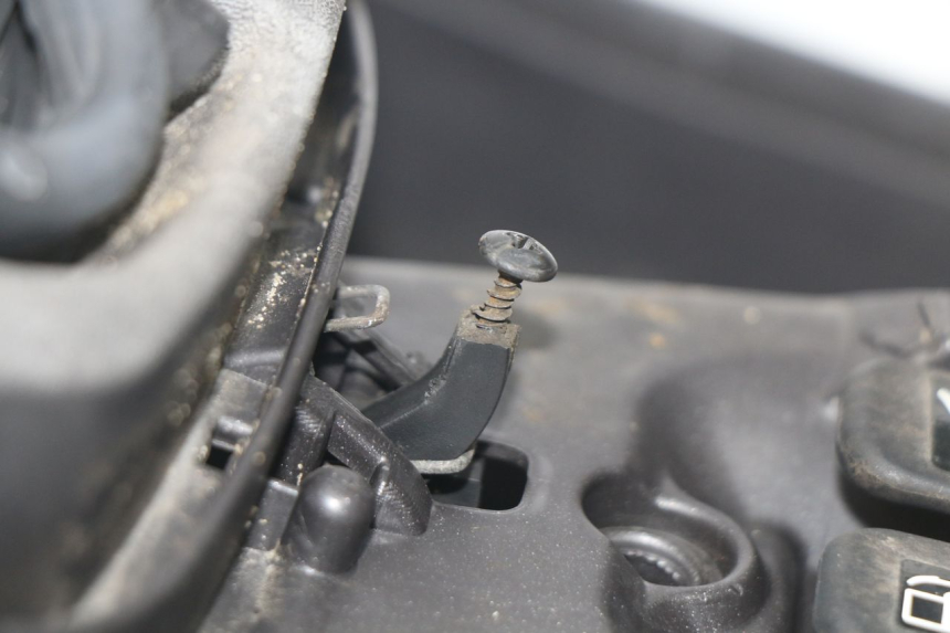 photo de TABLIER INTERIEUR PIAGGIO X9 EVOLUTION 250 (2003 - 2007) - Zoom état d’usage