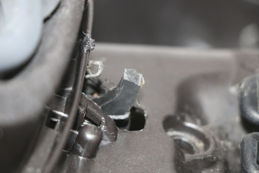 photo de TABLIER INTERIEUR PIAGGIO X9 EVOLUTION 125 (2003 - 2007) - Détails caractéristiques