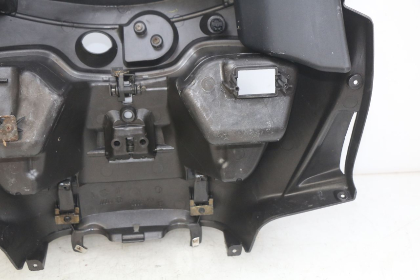 photo de TABLIER INTERIEUR PIAGGIO X9 EVOLUTION 125 (2003 - 2007) - Autre angle de vue