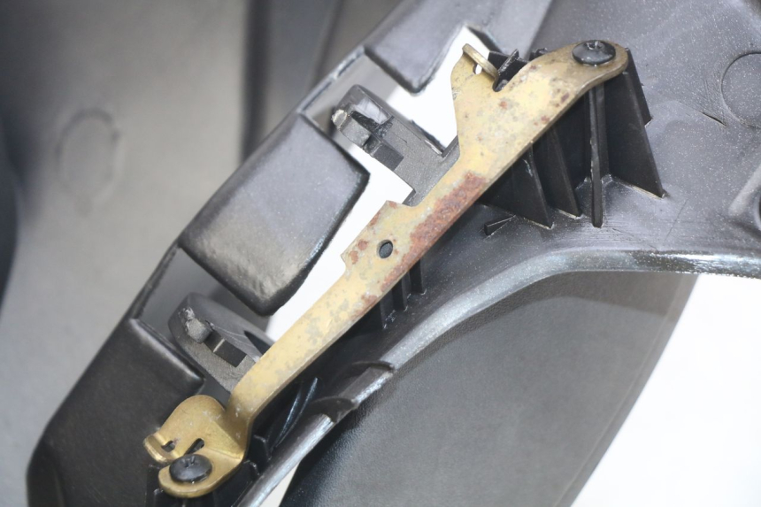 photo de TABLIER INTERIEUR PIAGGIO X9 125 (2000 - 2003) - Détail de la pièce