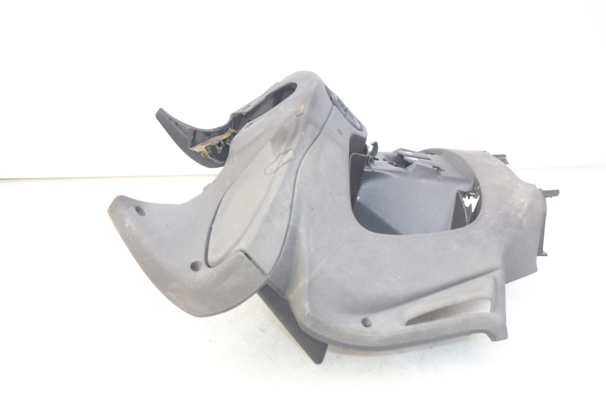 photo de TABLIER INTERIEUR PIAGGIO X9 125 (2000 - 2003) - Détails caractéristiques