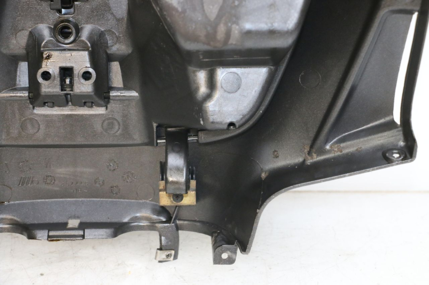 photo de TABLIER INTERIEUR PIAGGIO X9 125 (2000 - 2003) - État de surface