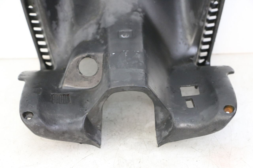 photo de TABLIER INTERIEUR YAMAHA AEROX 50 (1997 - 2006) - Détails caractéristiques