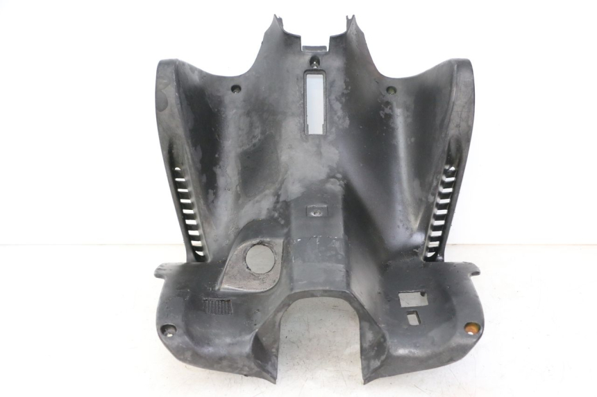 photo de TABLIER INTERIEUR YAMAHA AEROX 50 (1997 - 2006) - Vue rapprochée