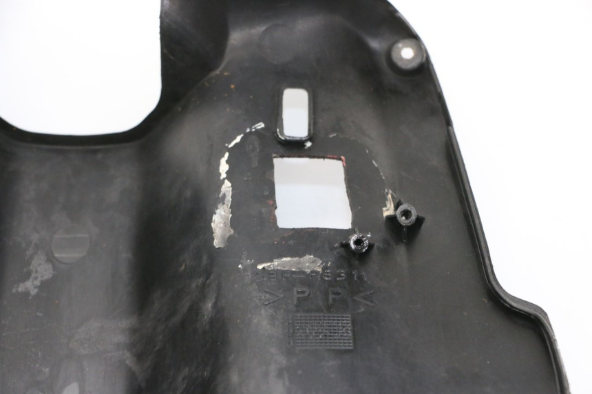 photo de TABLIER INTERIEUR YAMAHA AEROX 50 (1997 - 2006) - Zoom état d’usage