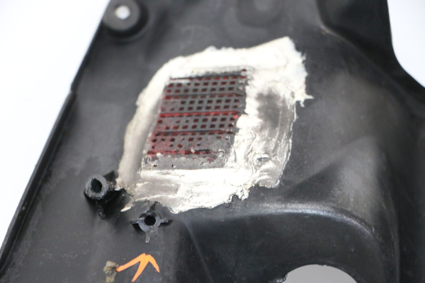 photo de TABLIER INTERIEUR YAMAHA AEROX 50 (1997 - 2006) - Autre angle de vue