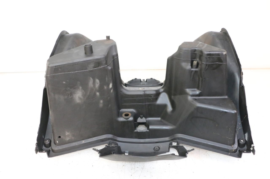 photo de TABLIER INTERIEUR YAMAHA X-MAX XMAX ABS 250 (2010 - 2014) - Autre angle de vue