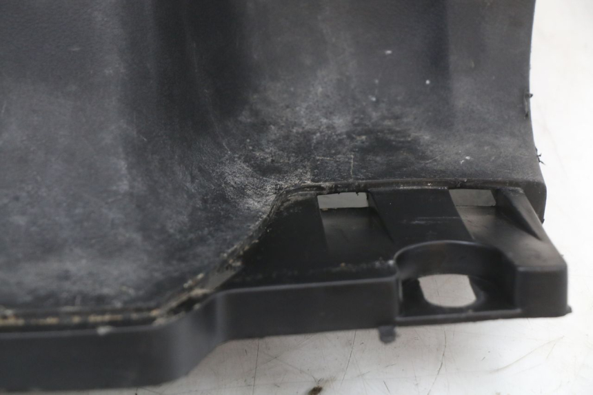 photo de TABLIER INTERIEUR YAMAHA YE ZEST 50 (1992 - 1998) - Points de fixation