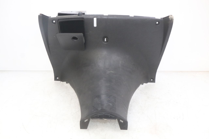 photo de TABLIER INTERIEUR YAMAHA YP MAJESTY 125 (2007 - 2010) - Points de fixation