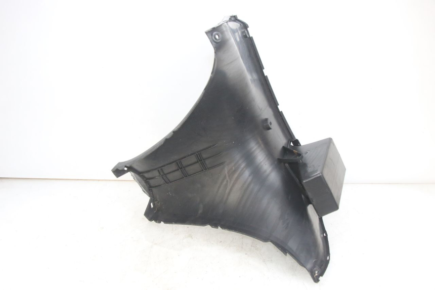 photo de TABLIER INTERIEUR YAMAHA YP MAJESTY 125 (1998 - 2001) - Détail de la pièce