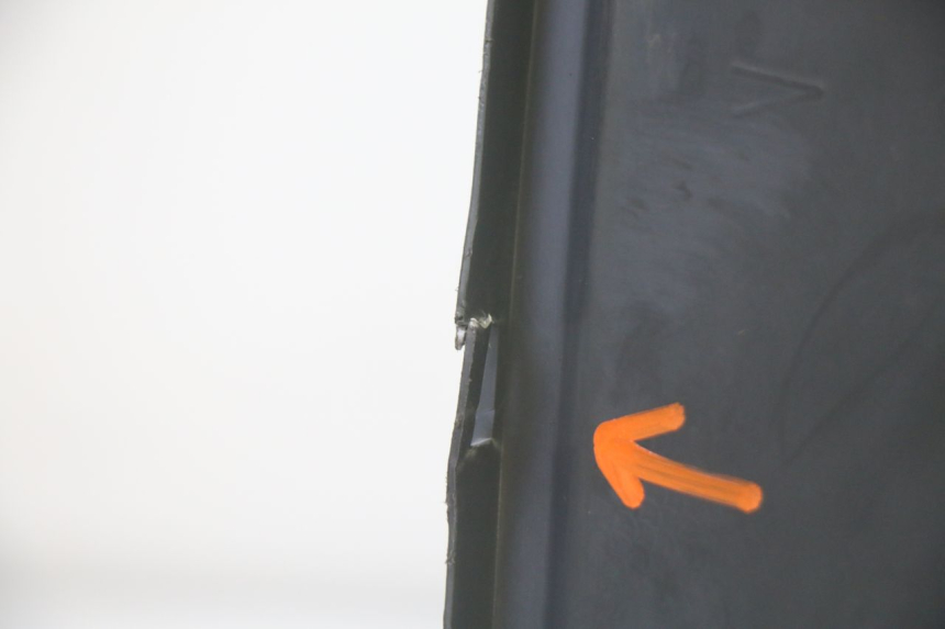 photo de TABLIER INTERIEUR YAMAHA YP MAJESTY 125 (2002 - 2006) - Marquages et références