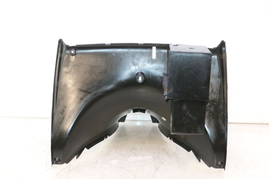 photo de TABLIER INTERIEUR YAMAHA YP MAJESTY 125 (2002 - 2006) - Zoom état d’usage