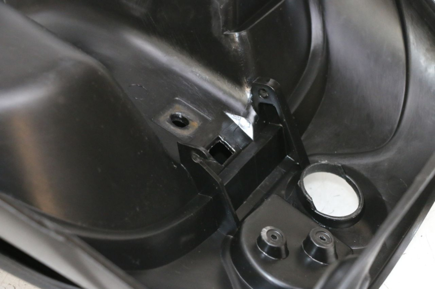 photo de TABLIER INTERIEUR PIAGGIO ZIP 2T 50 (2009 - 2019) - État de surface