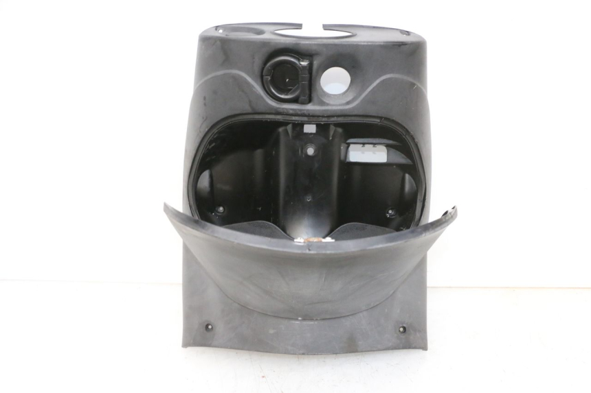 photo de TABLIER INTERIEUR PIAGGIO ZIP 4T 50 (2018 - 2020) - Gros plan technique