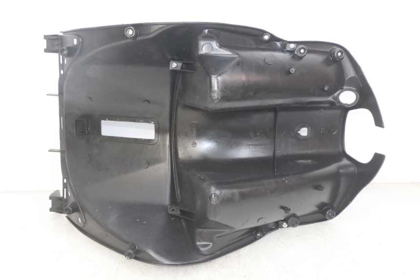 photo de TABLIER INTERIEUR UNIVERSAL BIKE ZN50QT-11B 50 (2018 - 2021) - Gros plan technique