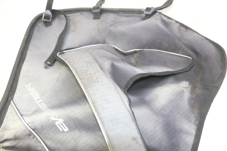 photo de TABLIER PROTECTION SUZUKI BURGMAN 650 (2002 - 2004) - Zoom état d’usage