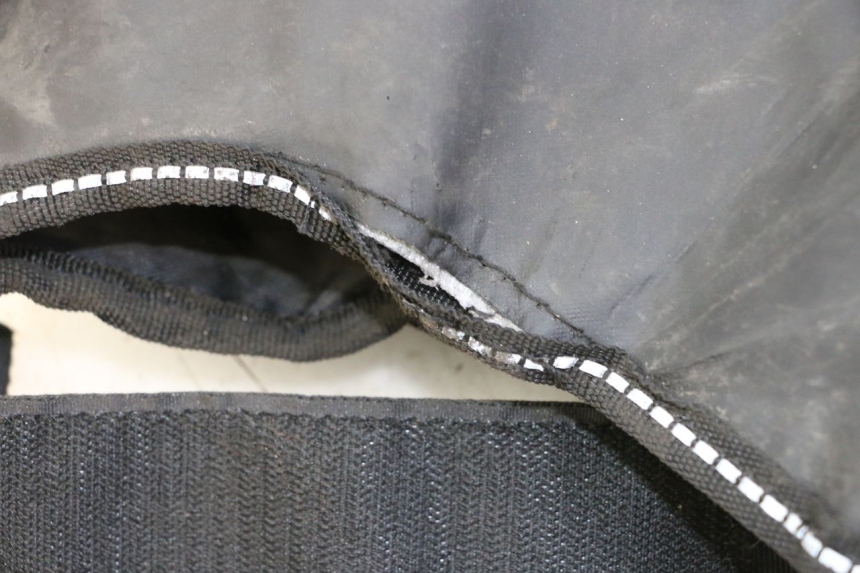 photo de TABLIER PROTECTION PIAGGIO MP3 HPE 310 (2024 - 2025) - Autre angle de vue