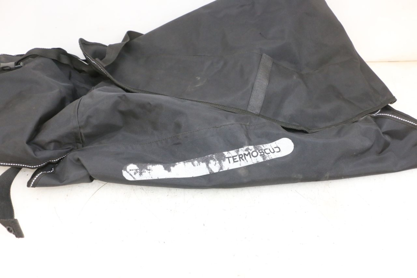 photo de TABLIER PROTECTION PIAGGIO MP3 500 (2016 - 2018) - Autre angle de vue