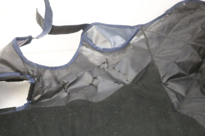 photo de TABLIER PROTECTION KYMCO SENTO 100 (2008 - 2013) - Gros plan technique