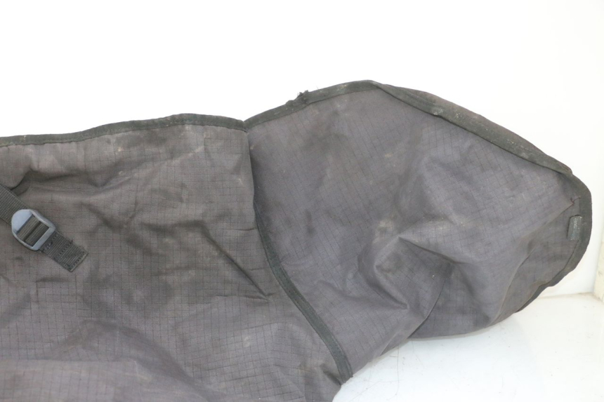 photo de TABLIER PROTECTION PIAGGIO XEVO - X EVO 125 (2007 - 2017) - Photo complémentaire