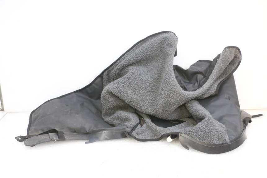 photo de TABLIER PROTECTION PIAGGIO ZIP 4T 50 (2018 - 2020) - Autre angle de vue