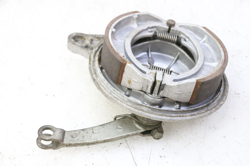 photo de Rear drum HYOSUNG GV AQUILA 125 (2000 - 2009) - Vue d’ensemble