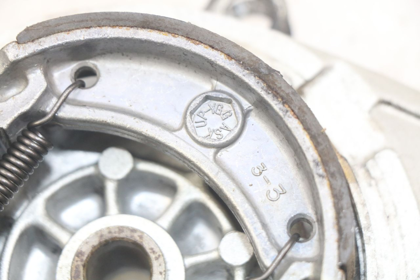 photo de TAMBOUR ARRIERE YAMAHA SR 125 (1982 - 2003) - Gros plan technique