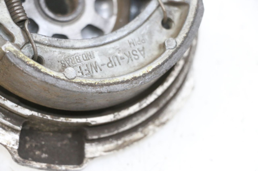 photo de TAMBOUR ARRIERE YAMAHA TTR 125 (2000 - 2020) - Points de fixation